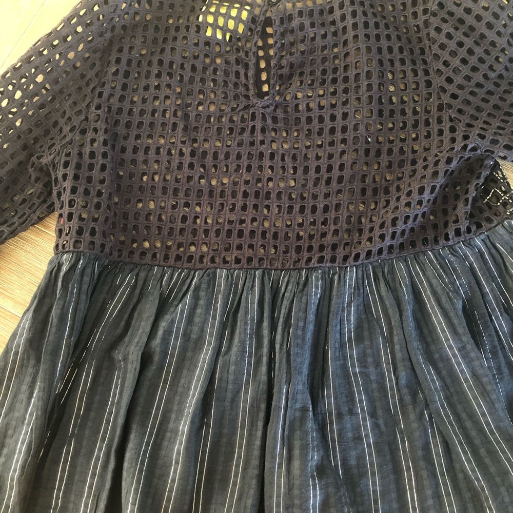 Black top size 8